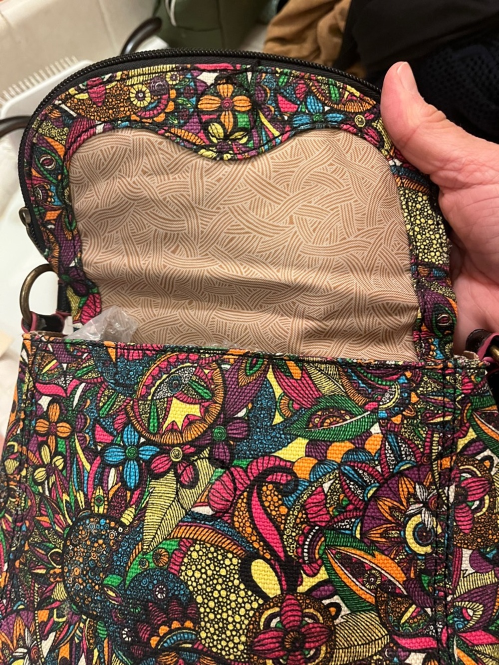 Sakroots Black-Strap Multicolor Floral Crossbody EUC fold over magnetic button - Picture 4 of 12